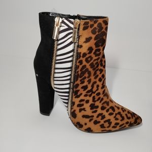 Shoedazzle booties 7.5